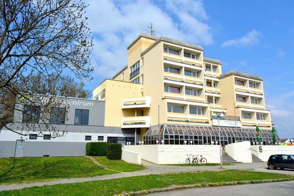 Wellness hotel Lucia — hotel in Veseli Nad Luznici