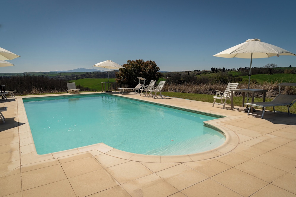 Corbezzolo in Asciano, Italy