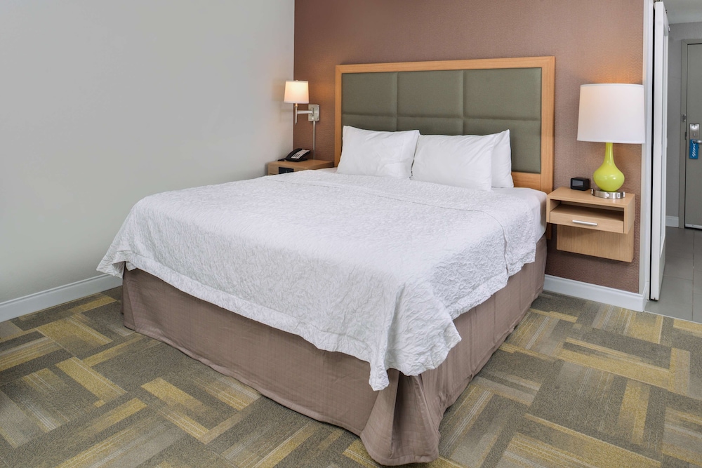 Hampton Inn & Suites Altoona Des Moines - photo 12
