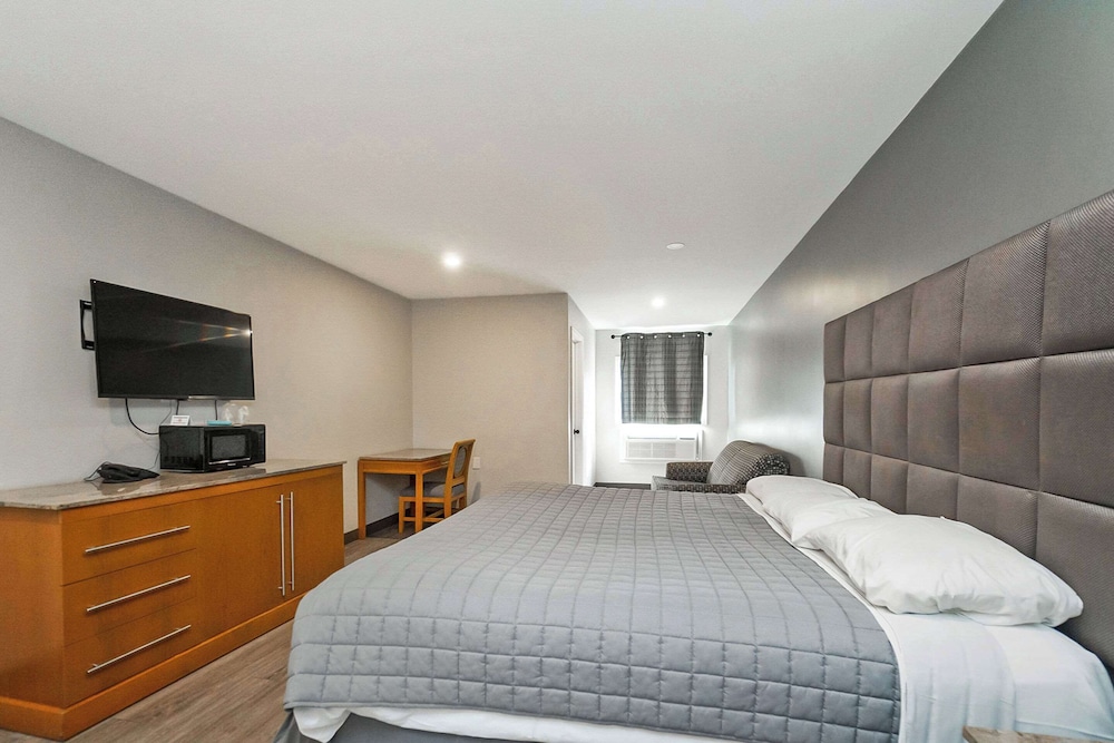 Days Inn by Wyndham Moosic - photo 16