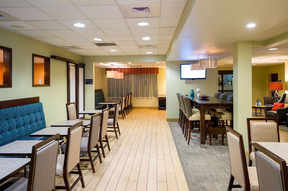 Hampton Inn Danville - photo 3