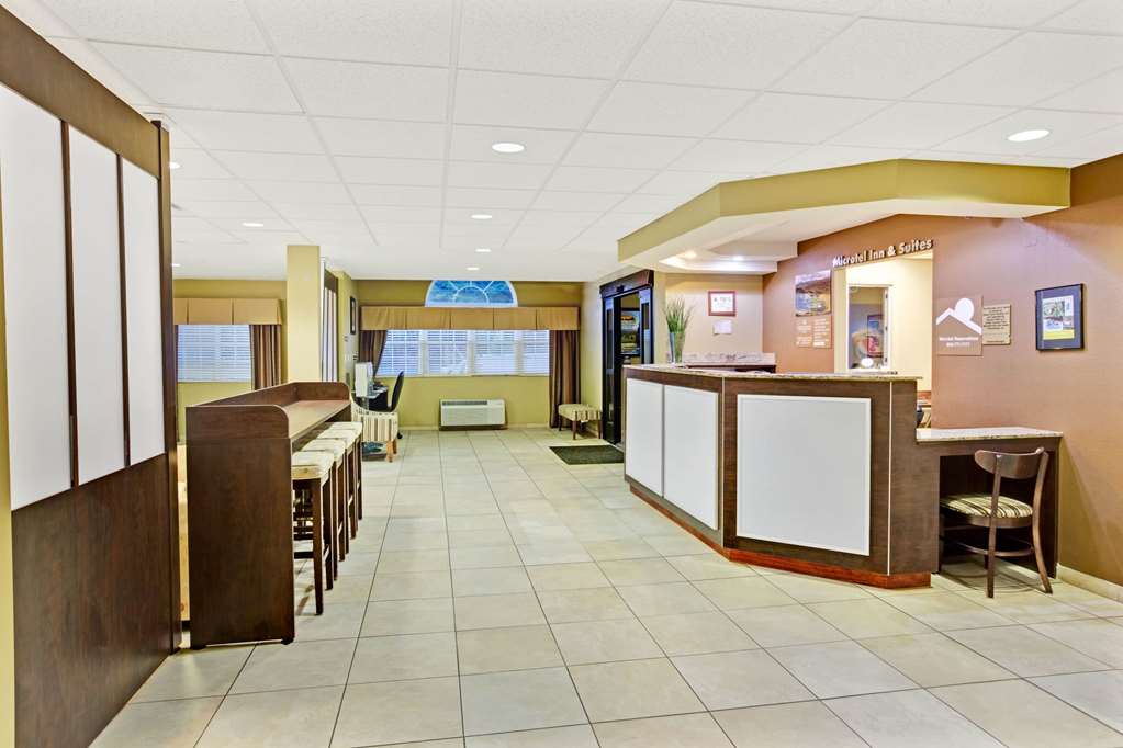 Microtel Inn & Suites By Wyndham Bryson City - photo 3