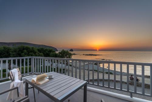 Milos Waves Luxury Apartments — 4-Star Luxury Hotel in Milos, Greece