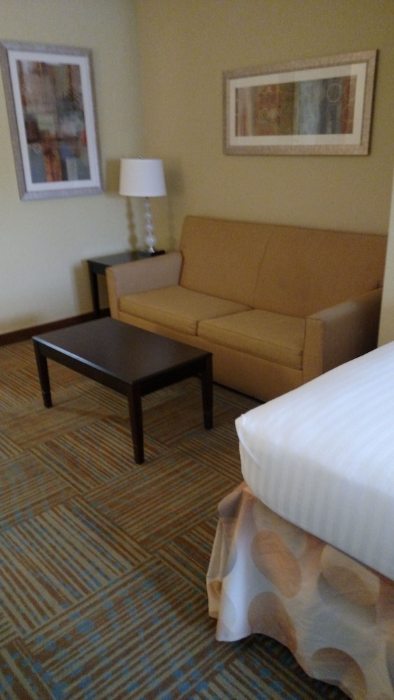 Holiday Inn Express Hotel & Suites PERRY by IHG - photo 13