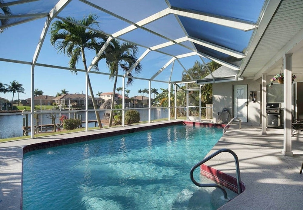 Serenity by 123cape VR — 4-Star Luxury Hotel in Cape Coral, United States