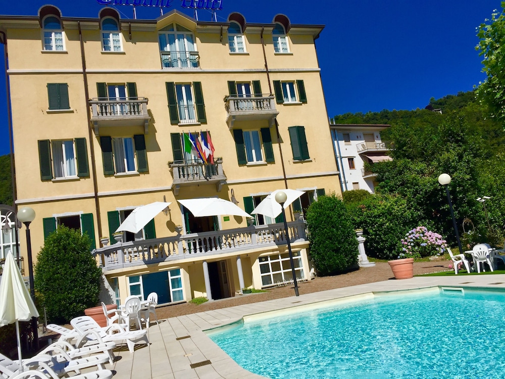 Hotel Caroline - last minute hotel in Brusimpiano