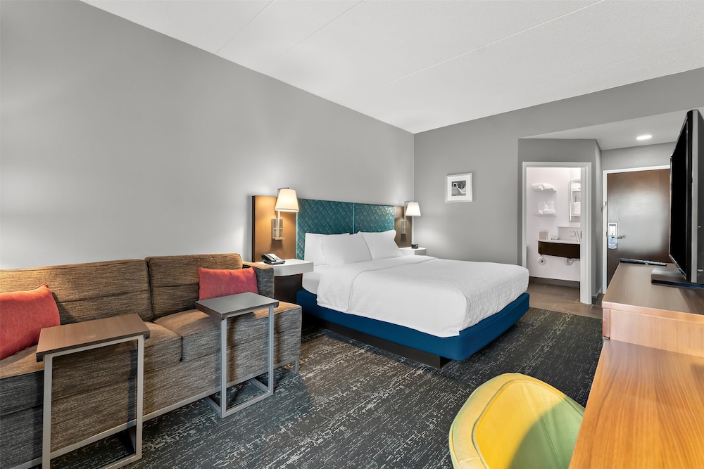 Hampton Inn & Suites Newtown - photo 76