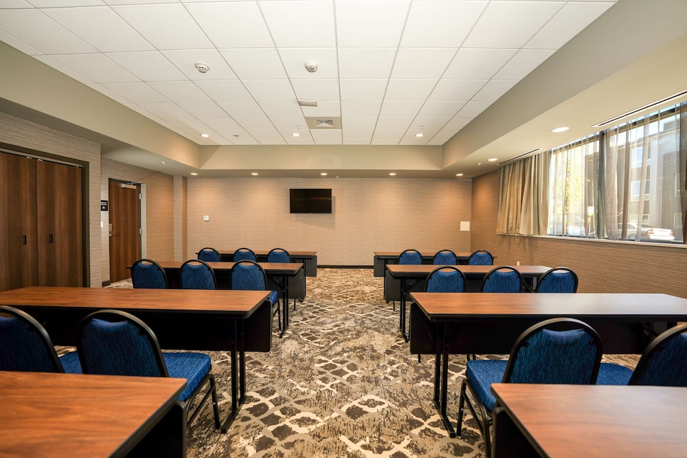 Hampton Inn & Suites Aurora South Denver - photo 57