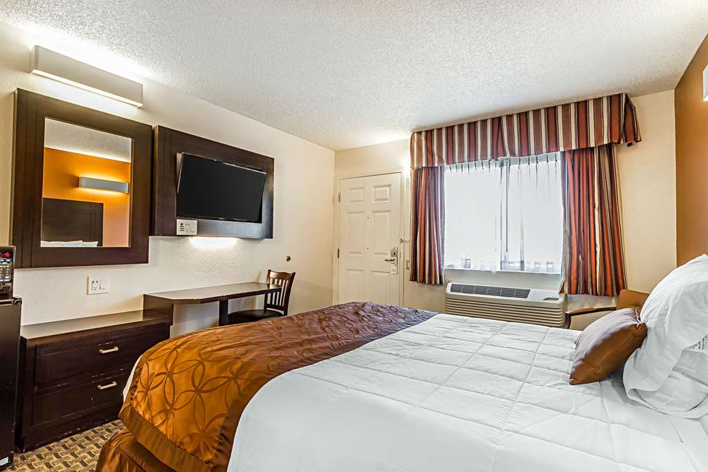 Rodeway Inn Wine Country - photo 10
