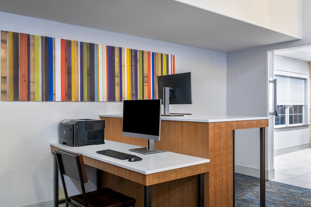 Holiday Inn Express & Suites Wheat Ridge Denver West - photo 37