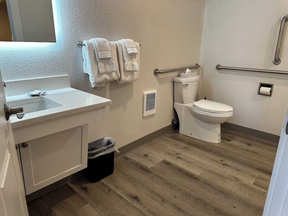 West Beach Suites - photo 102