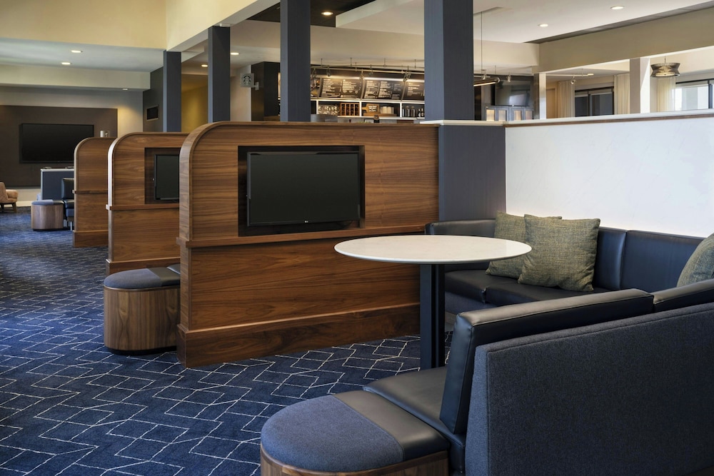 Courtyard by Marriott Fresno - photo 21