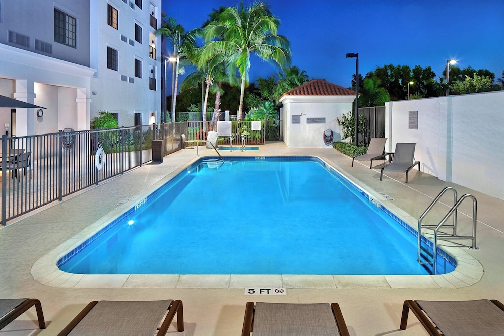 Courtyard By Marriott Stuart - photo 25