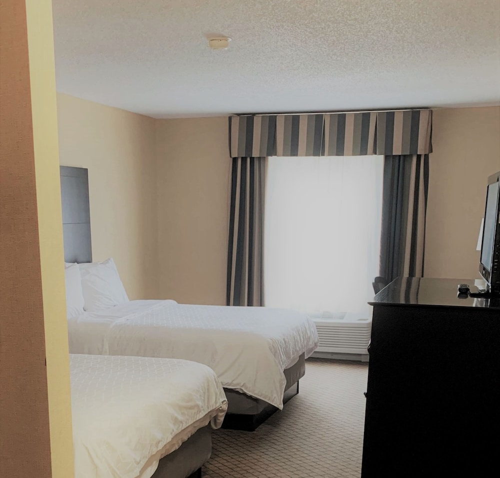Holiday Inn Express Hotel & Suites Plymouth by IHG - photo 7