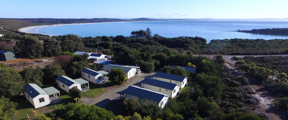 Cheynes Beach Caravan Park - carbon neutral hotel in Albany