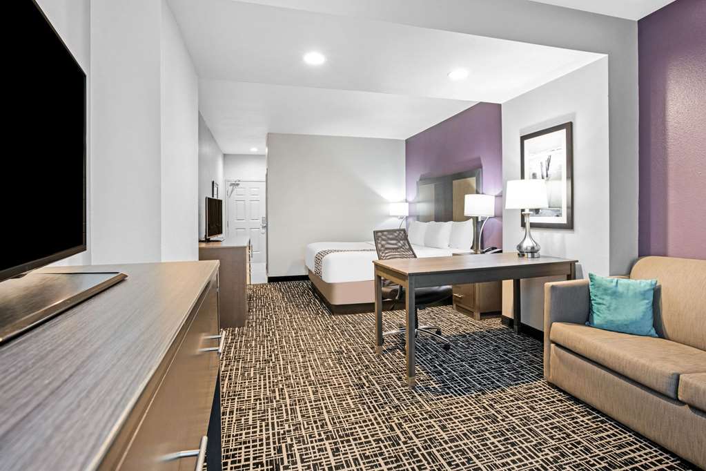 La Quinta Inn & Suites by Wyndham Corpus Christi Portland - photo 21