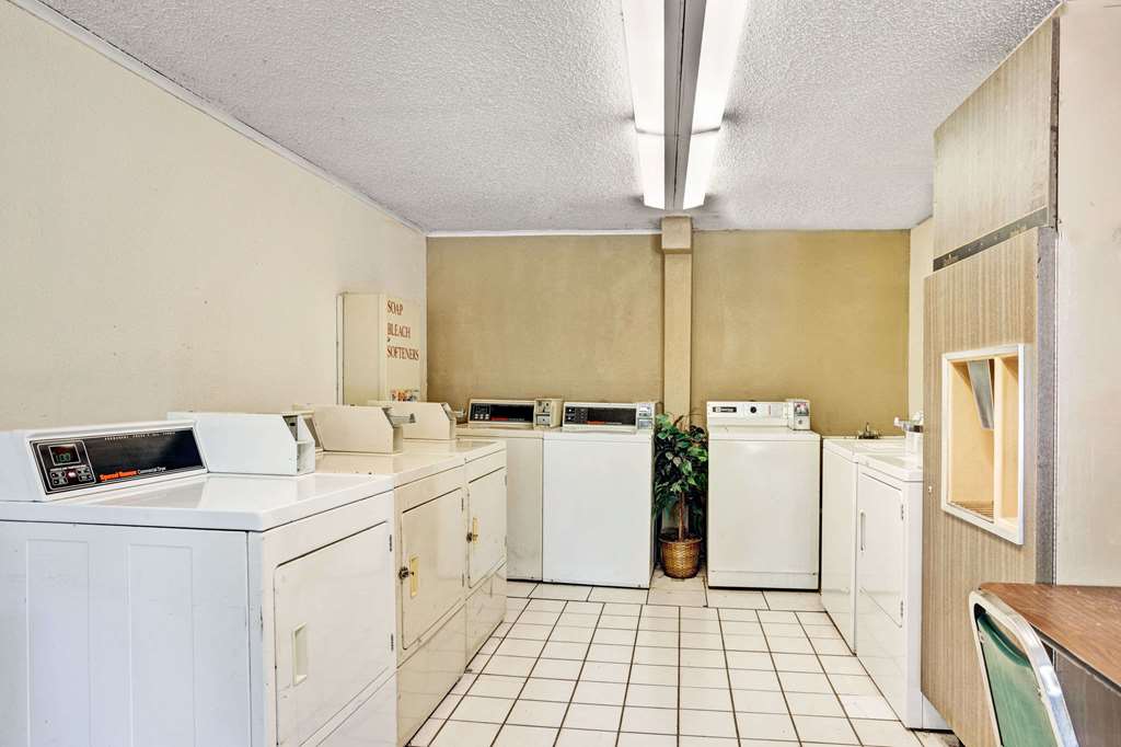 Knights Inn Sterling Heights - photo 15