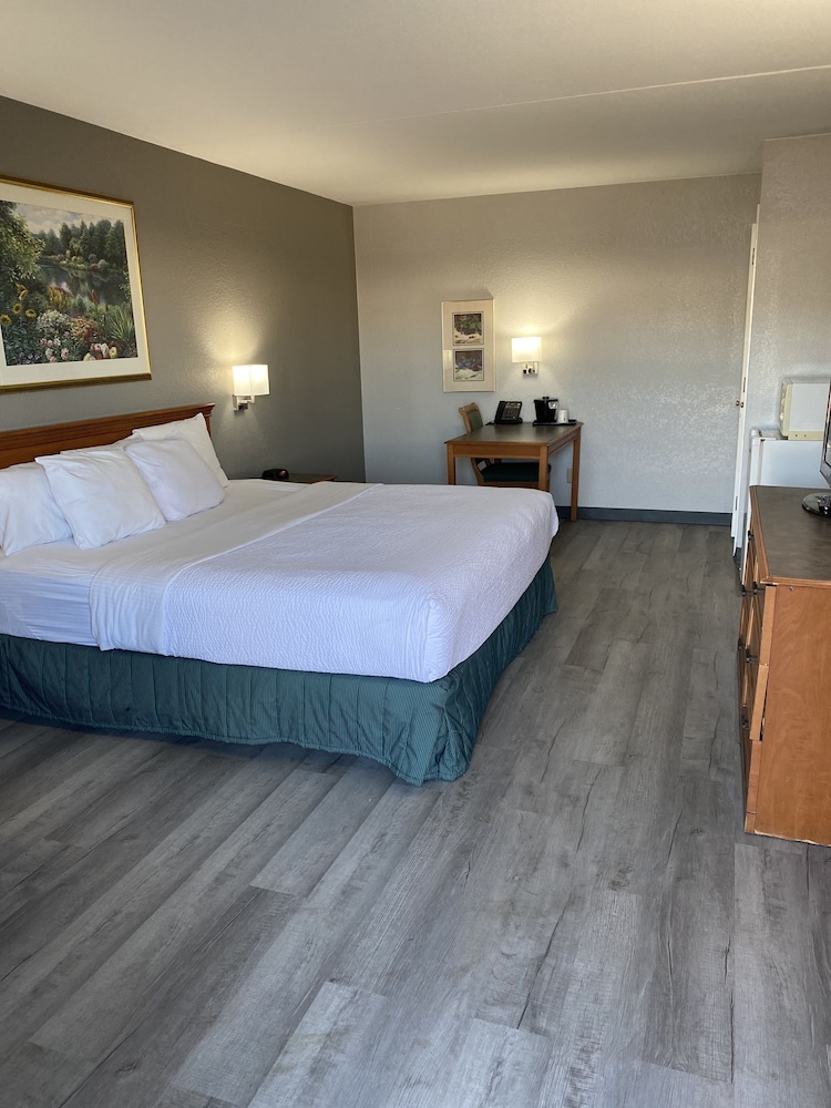 La Quinta Inn by Wyndham Tyler - photo 8