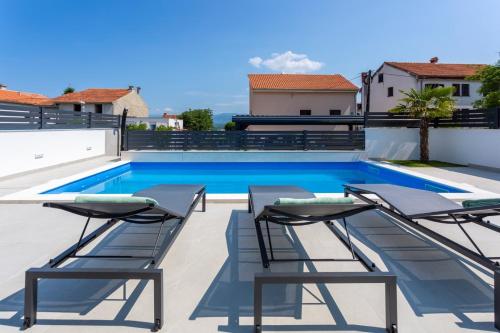 Villa T & K — 4-Star Luxury Hotel in Njivice, Croatia