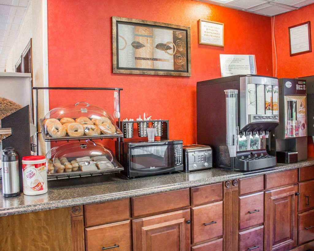 Rodeway Inn Huntington Station Melville - photo 23