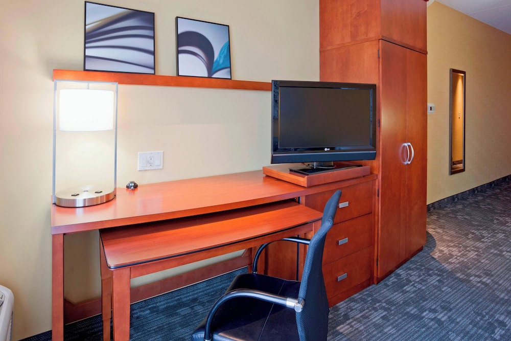 Courtyard by Marriott Rochester Mayo Clinic Area Saint Marys - photo 11