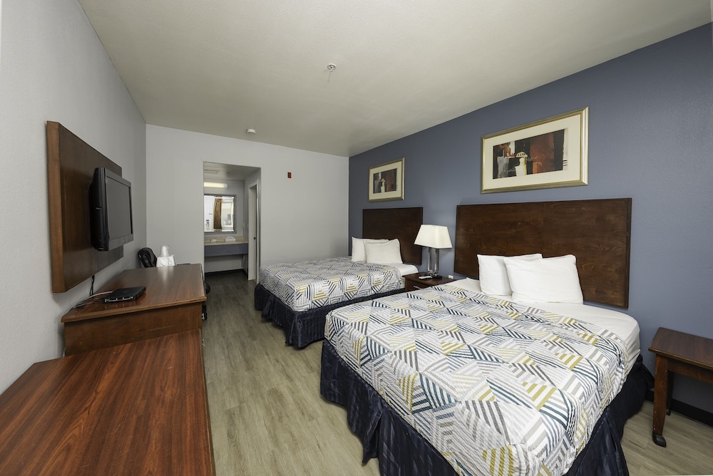 Baymont by Wyndham Ridgecrest - photo 18