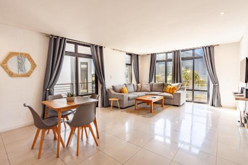 Modern Beachfront 2 bed 2 bath 143 Eden Big Bay