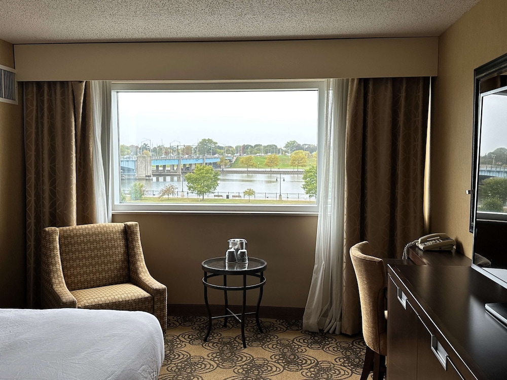 DoubleTree by Hilton Bay City Riverfront - photo 31
