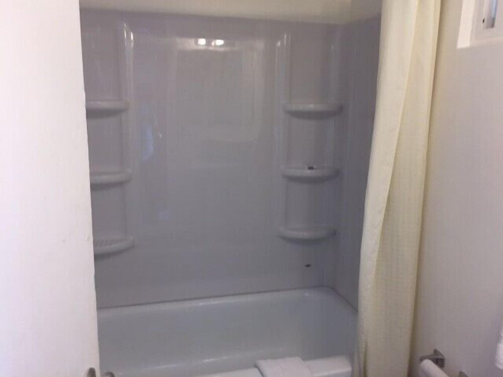 Hollander Motel - photo 26