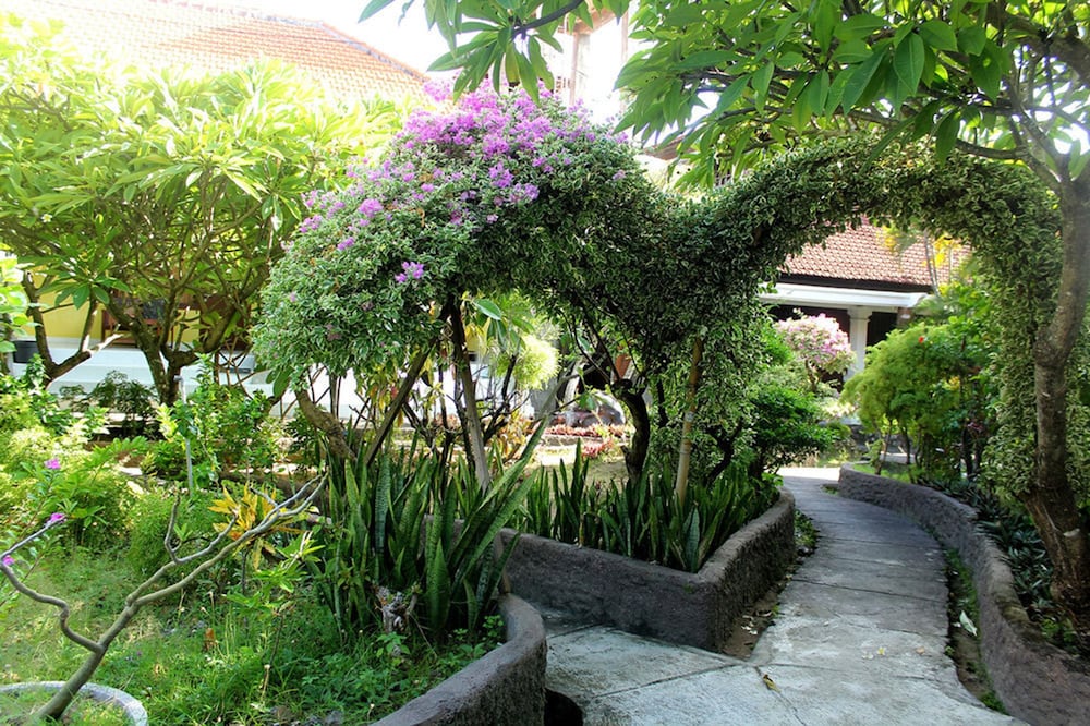 Berlian Inn - carbon neutral hotel in Kuta