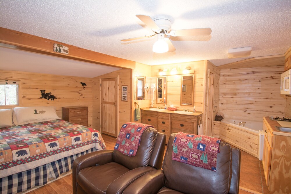 Upper Canyon Inn & Cabins - photo 8