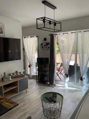 Studio Coin Nuit Terrasse Parking Clim - last minute hotel in Nice