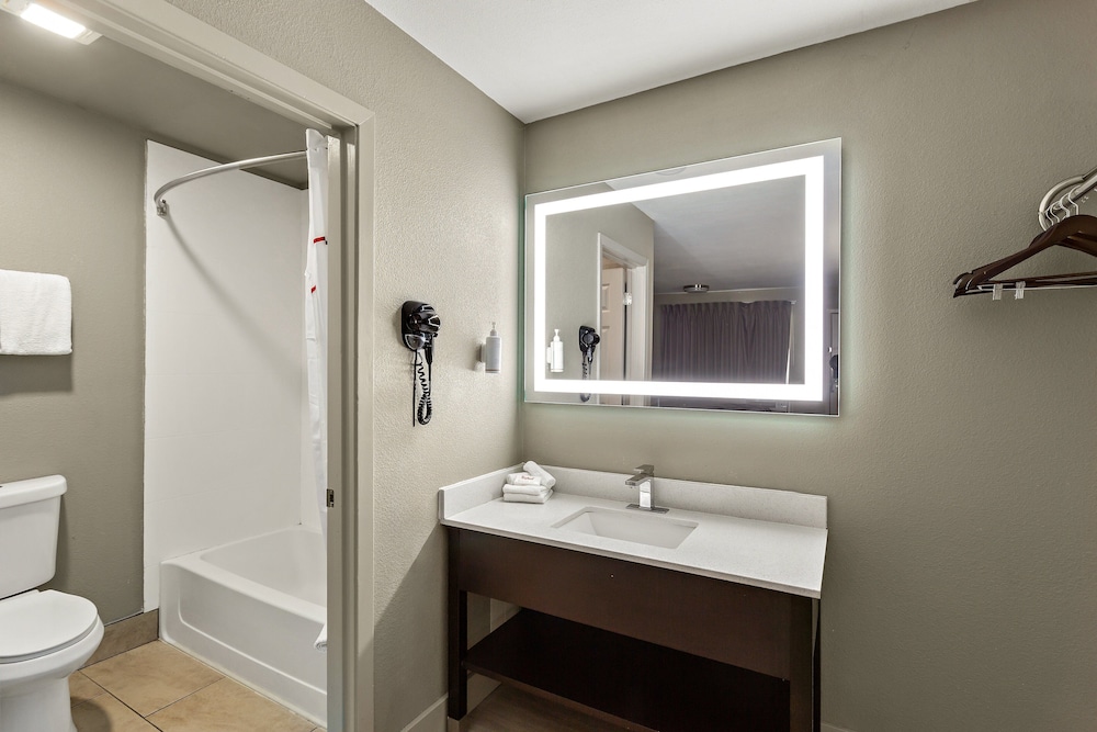Red Roof Inn Redding - photo 21