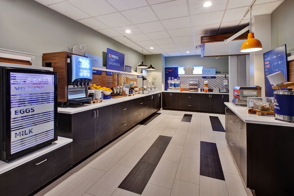 Holiday Inn Express & Suites Absecon Atlantic City by IHG - photo 35
