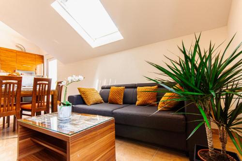 Spacious sea view apartment near Marjan & Beach — 4-Star Luxury Hotel in Split, Croatia