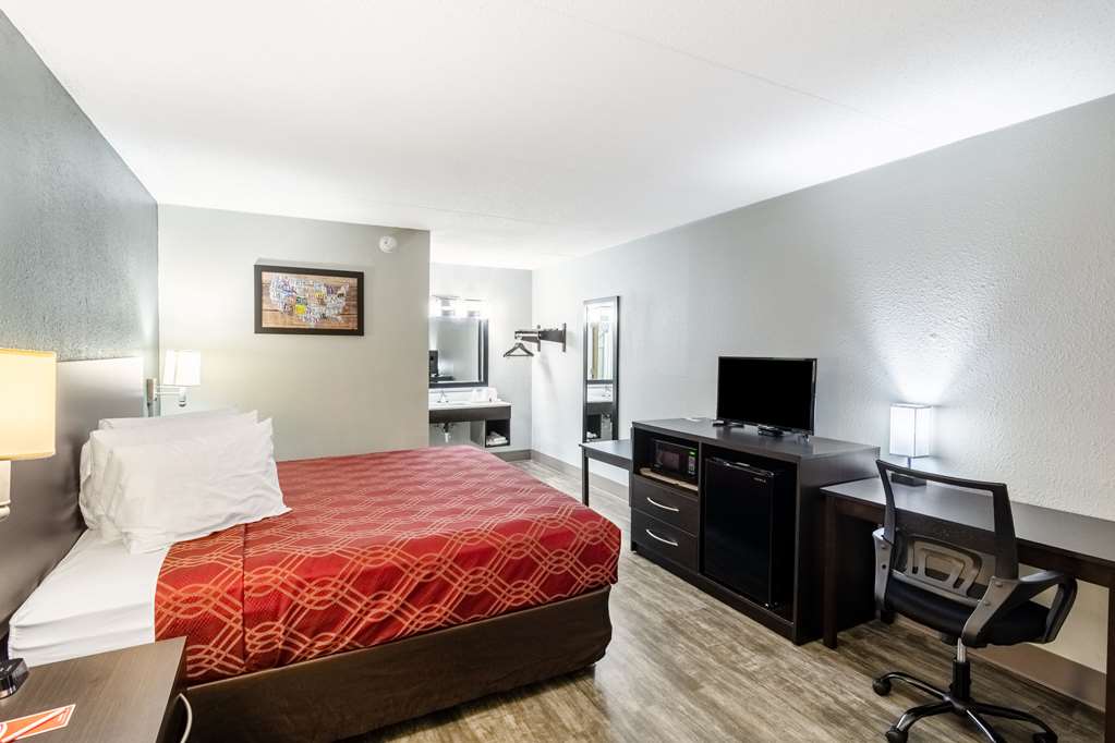 Econo Lodge Crestview South - photo 17