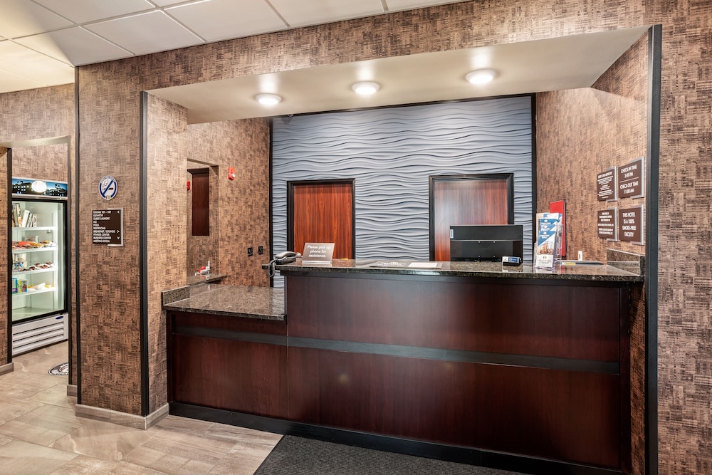 Cobblestone Hotel & Suites Little Chute - photo 5
