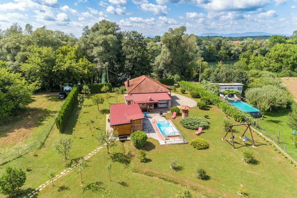 Wellness House On The River Kupa Happy Rentals — 4-Star Luxury Hotel in Karlovac, Croatia