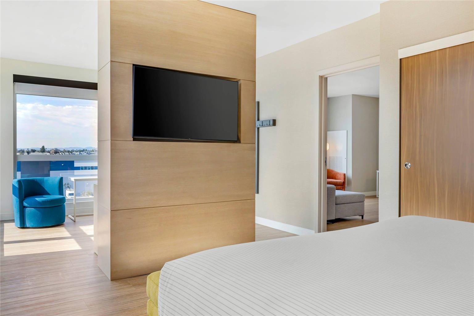 Cambria Hotel Burbank Airport - photo 47