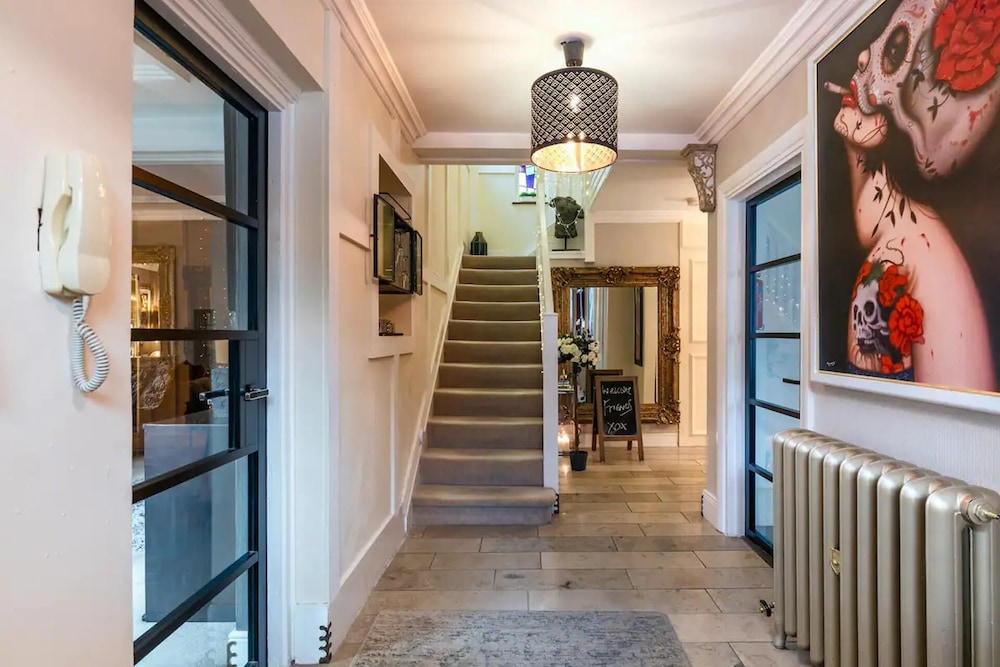 The Cool Belfast Home — Newtownabbey — photo 3