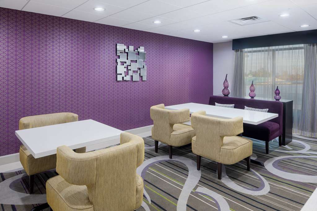 La Quinta Inn & Suites by Wyndham Kennesaw - photo 5