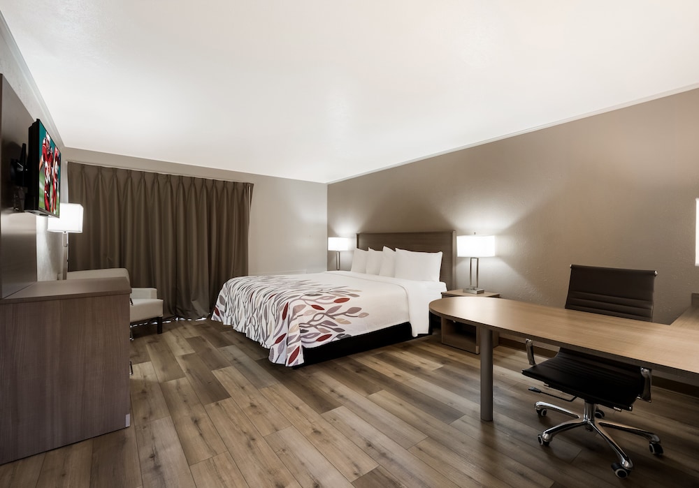 Red Roof Inn Madisonville - photo 6
