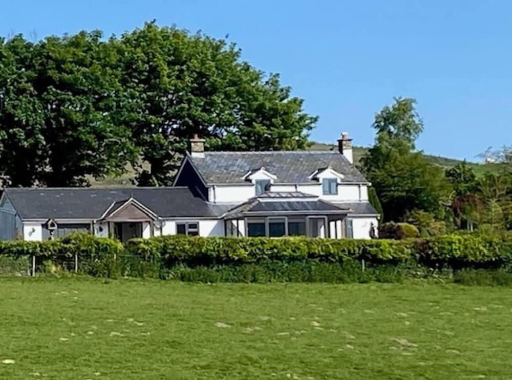 3 bed Cottage Near Lake Vyrnwy Garden & Petsok — 4-Star Luxury Hotel in Oswestry, United Kingdom