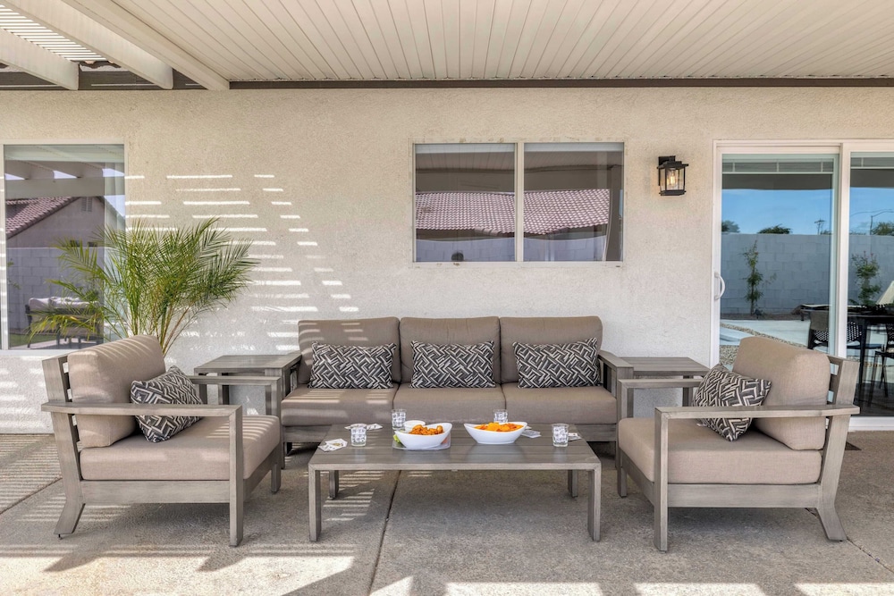 Montego by Avantstay Private Yard w Pool & Hot Tub - photo 27