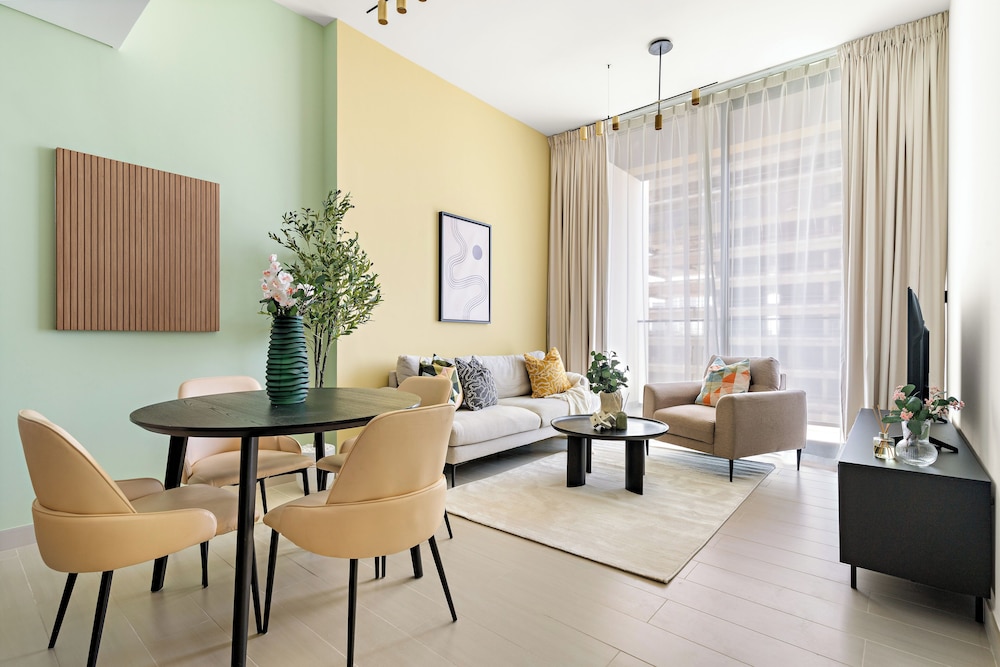 Silkhaus Binghatti Amber — 4-Star Luxury Hotel in Dubai, United Arab Emirates