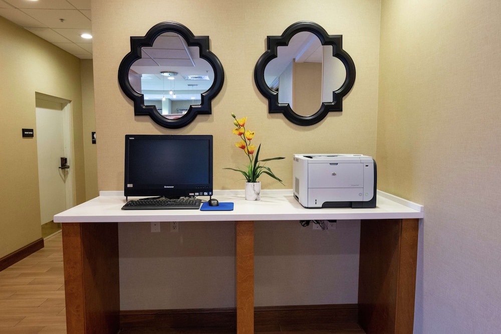 Hampton Inn Christiansburg Blacksburg - photo 47