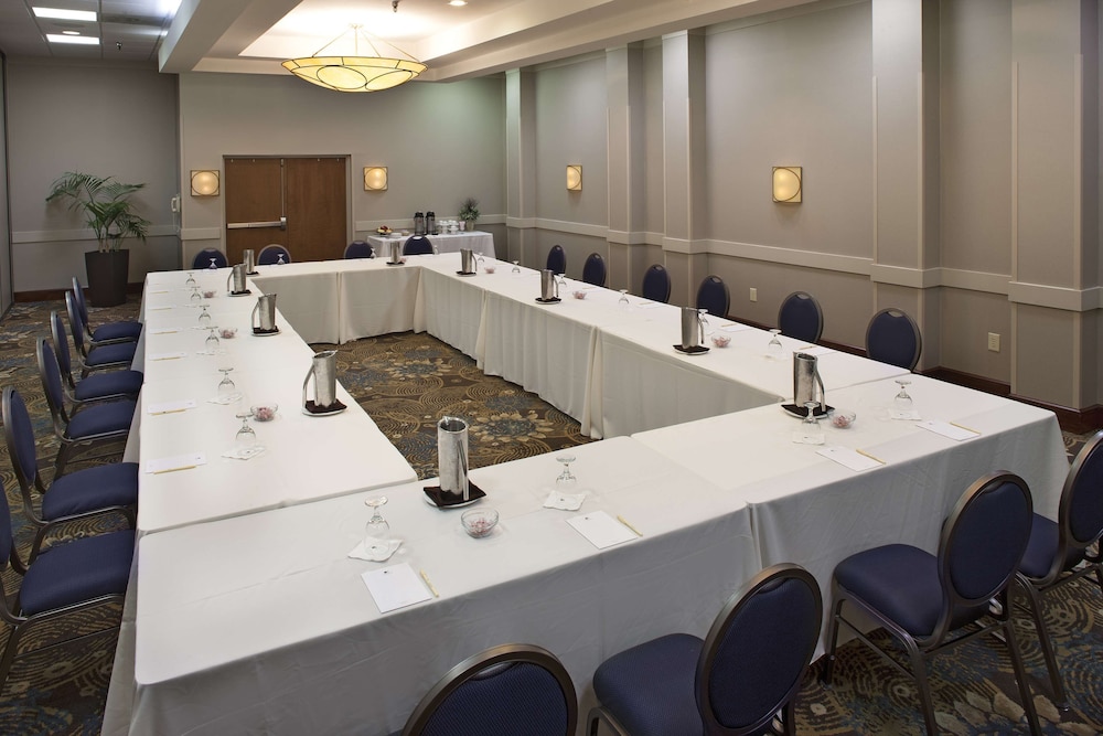 DoubleTree by Hilton Hotel Oak Ridge Knoxville - photo 23