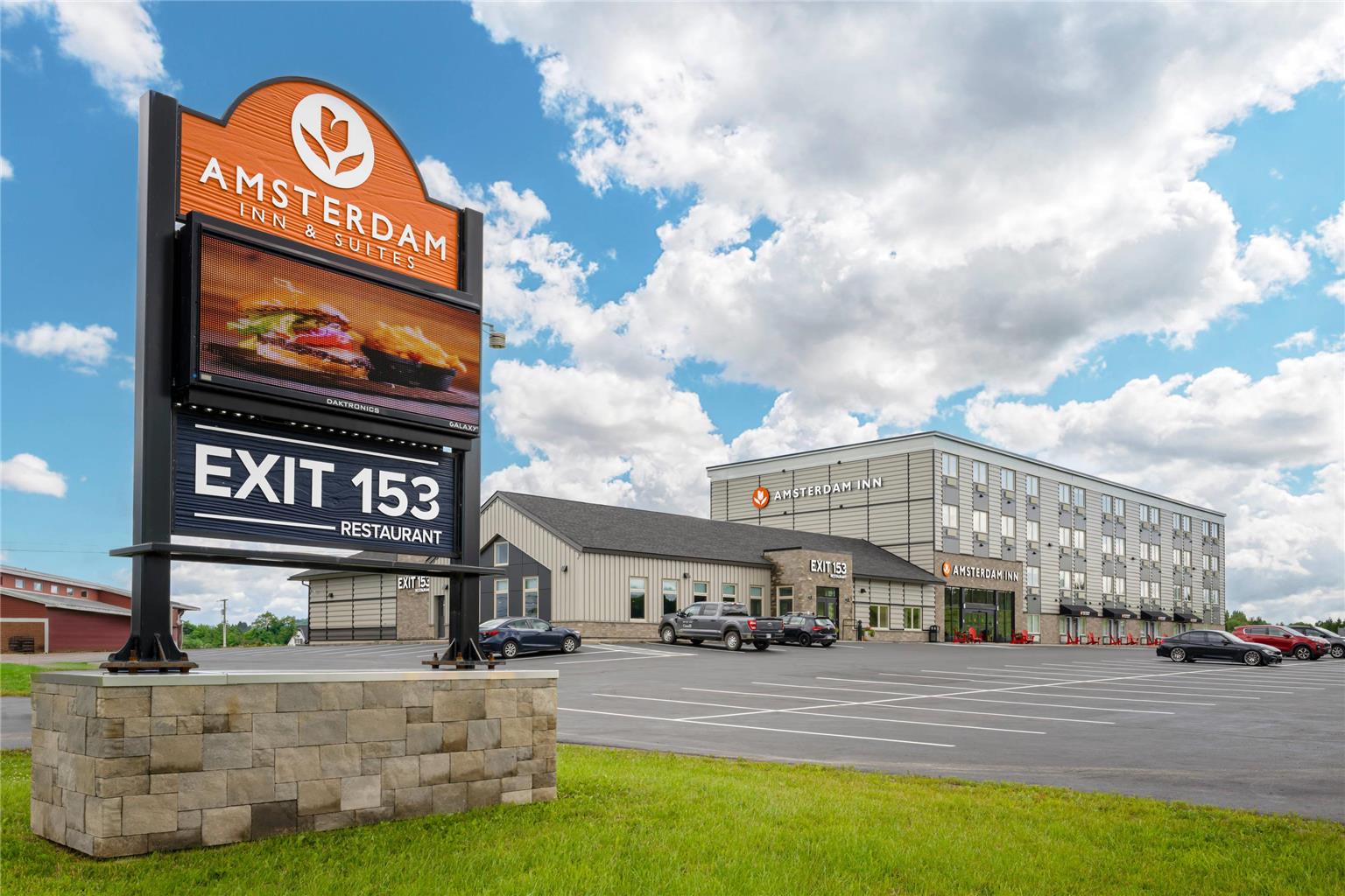 Amsterdam Inn & Suites an Ascend Collection Hotel in Woodstock, Canada