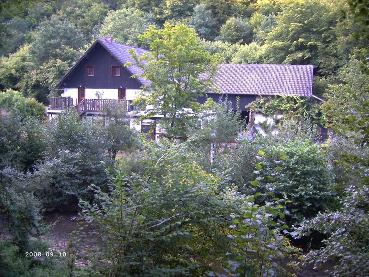 Ferienhaus Neumühle - carbon neutral hotel in Lutzerath