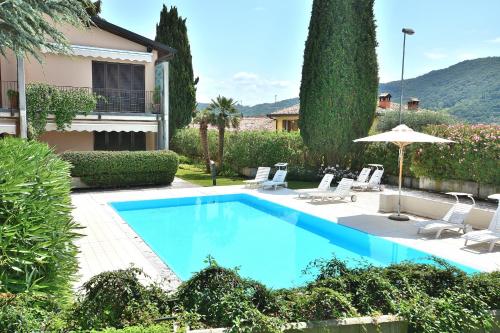 Apartment Montebaldo With Pool — 4-Star Luxury Hotel in Garda, Italy